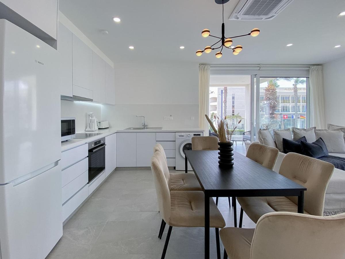 파포스 Phaedrus Living: Seaview Luxury Flat Limnaria 134 아파트 외부 사진